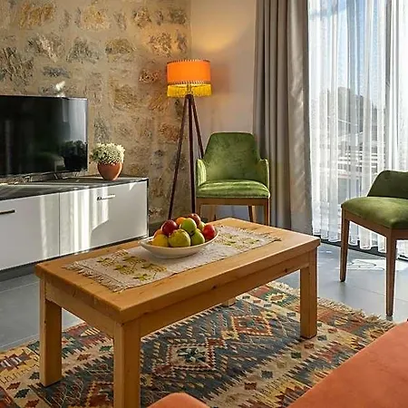 Dadya Bora Hotel